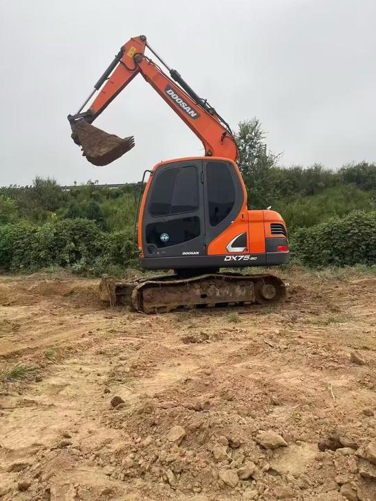 Buy Doosan DX75-9C Used Excavator / 1