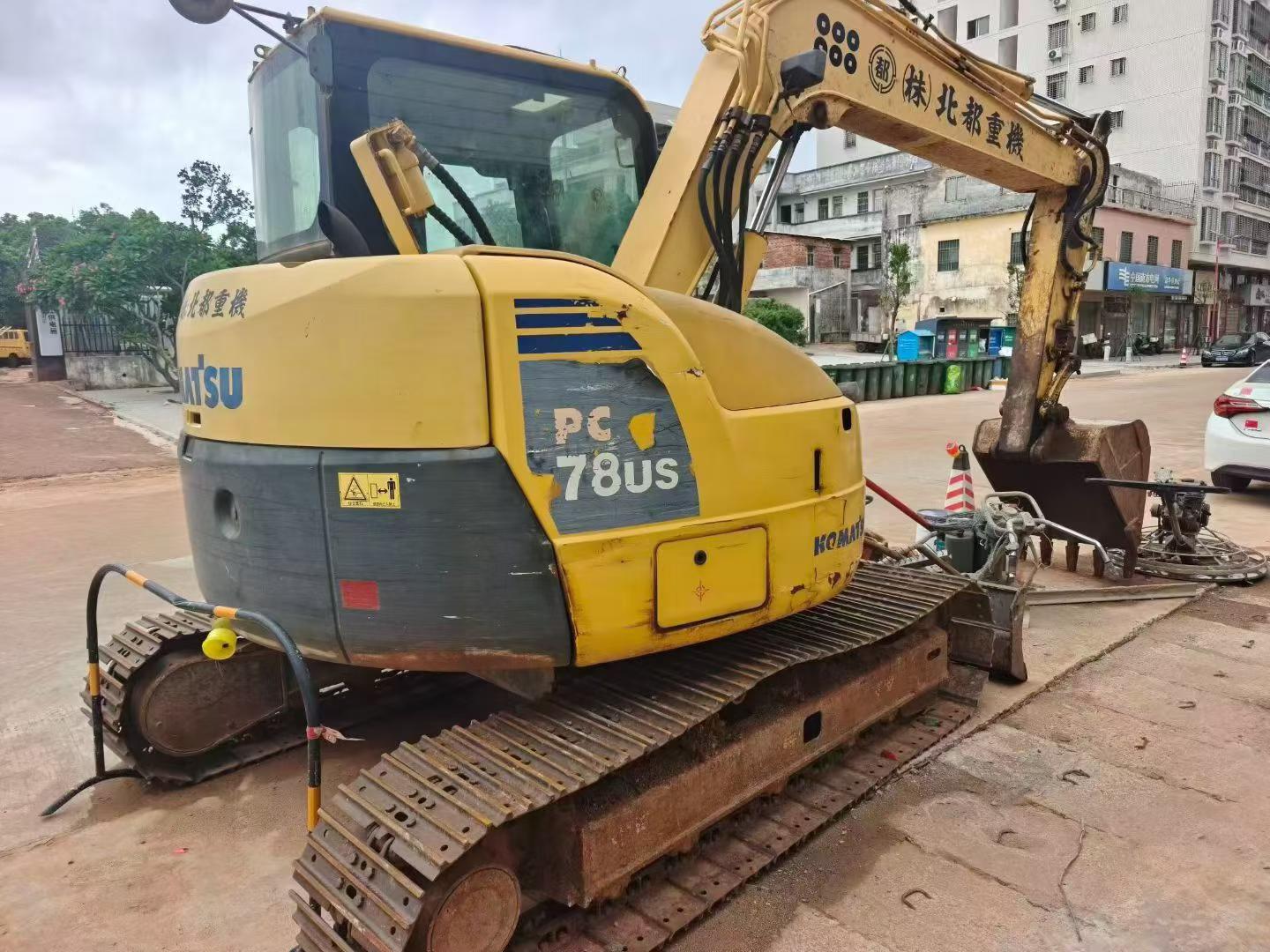 Comprar Komatsu 78US-6NO Usado Escavadeira