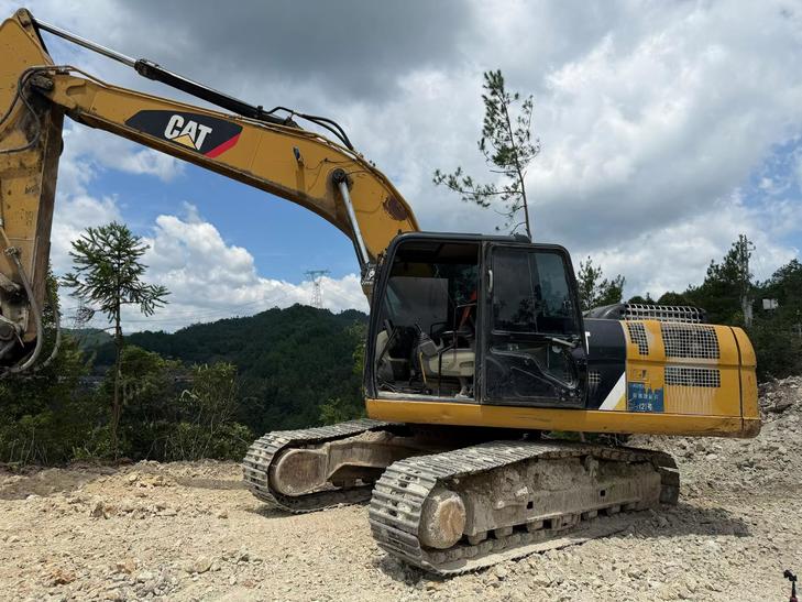 Buy Caterpillar 324D Used Excavator / 1