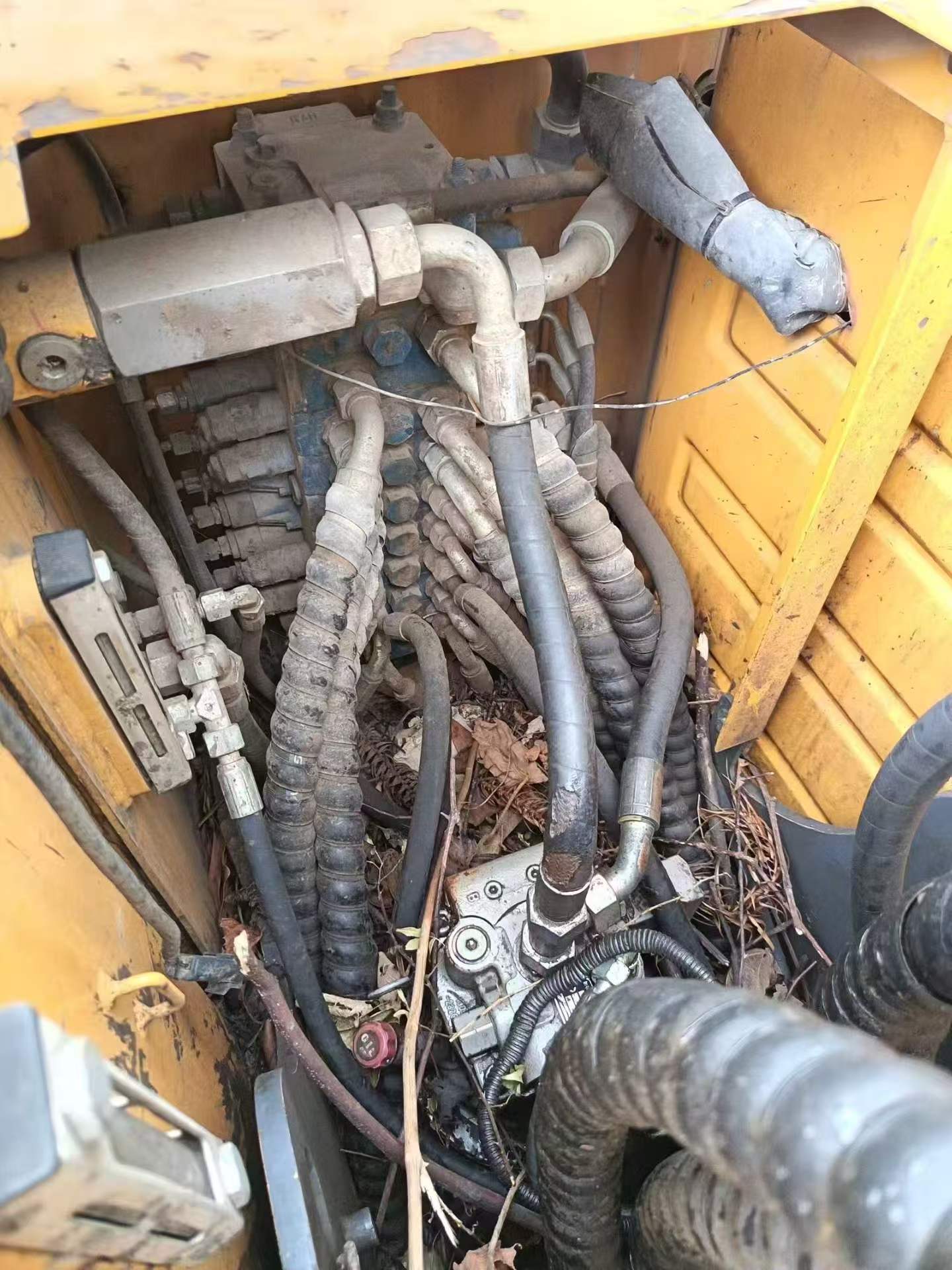 Buy XCMG XE75C Used Excavator / 4