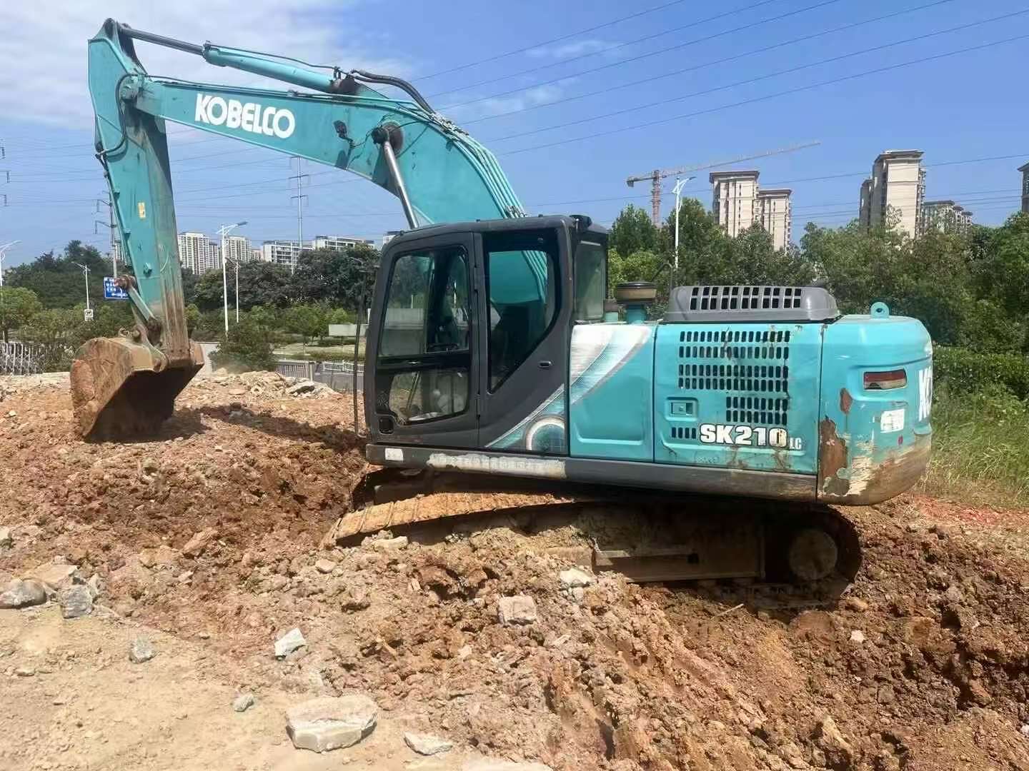Buy Kobelco SK200 Used Excavator / 3