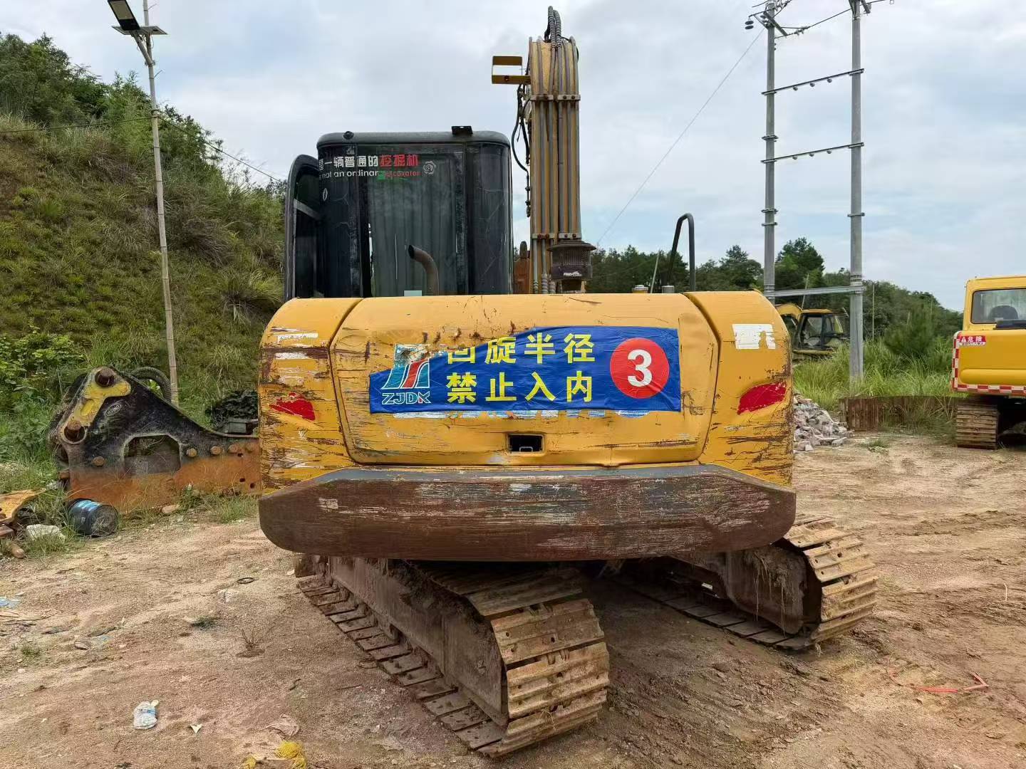 Buy XCMG XE75C Used Excavator / 2