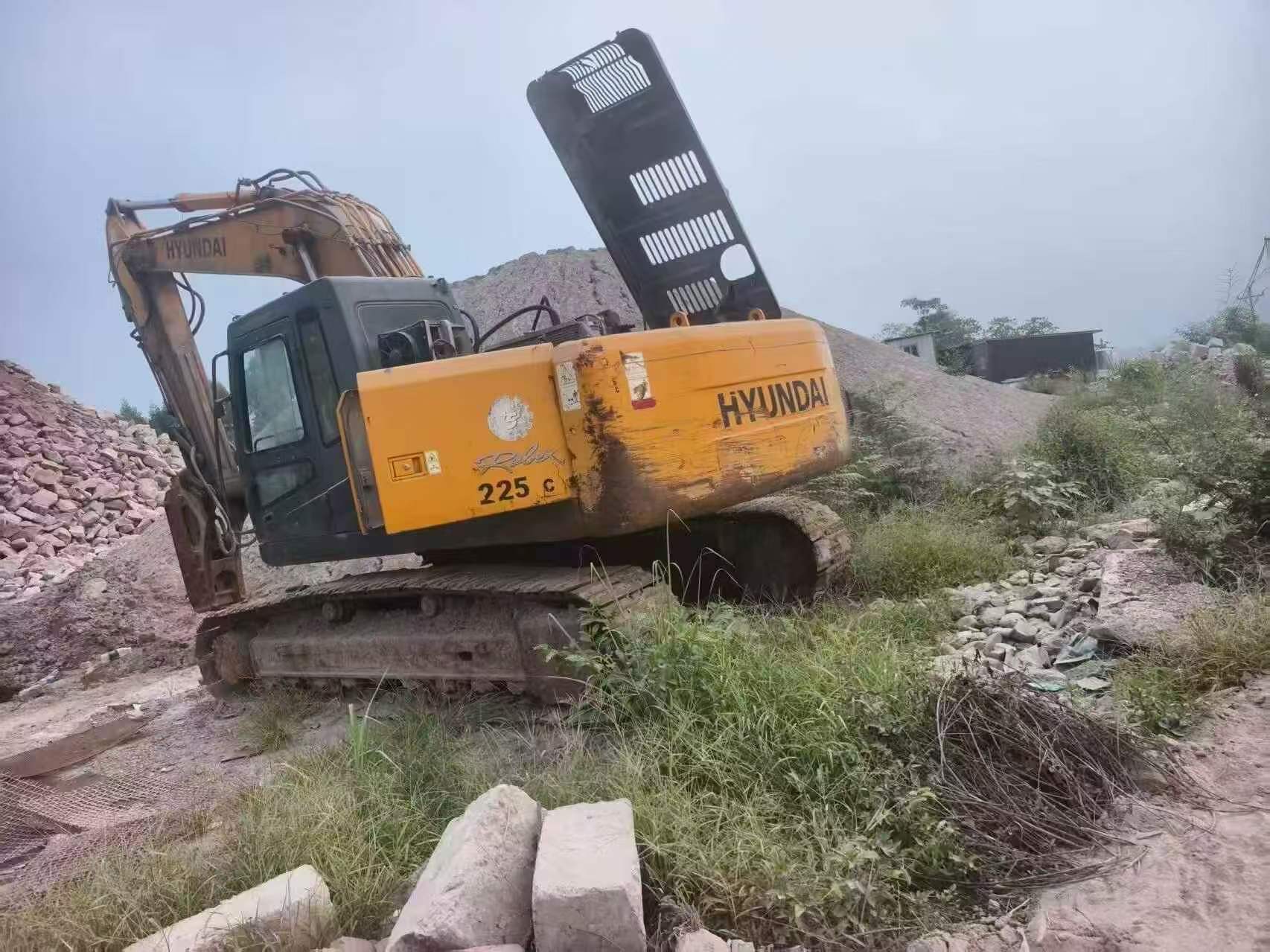 Buy Hyundai R225-7 Used Excavator / 3