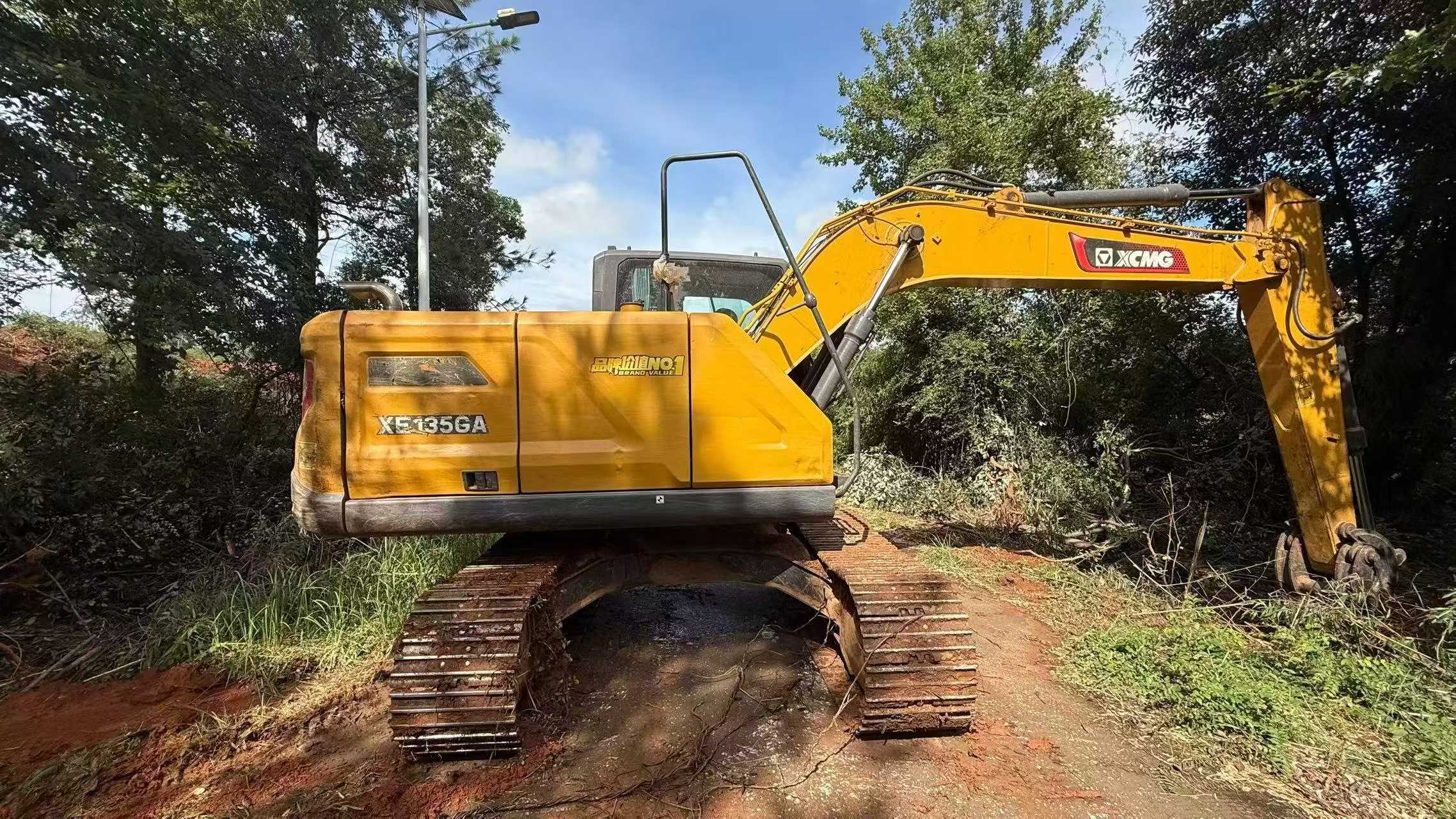 Buy XCMG XE135GA Used Excavator / 5