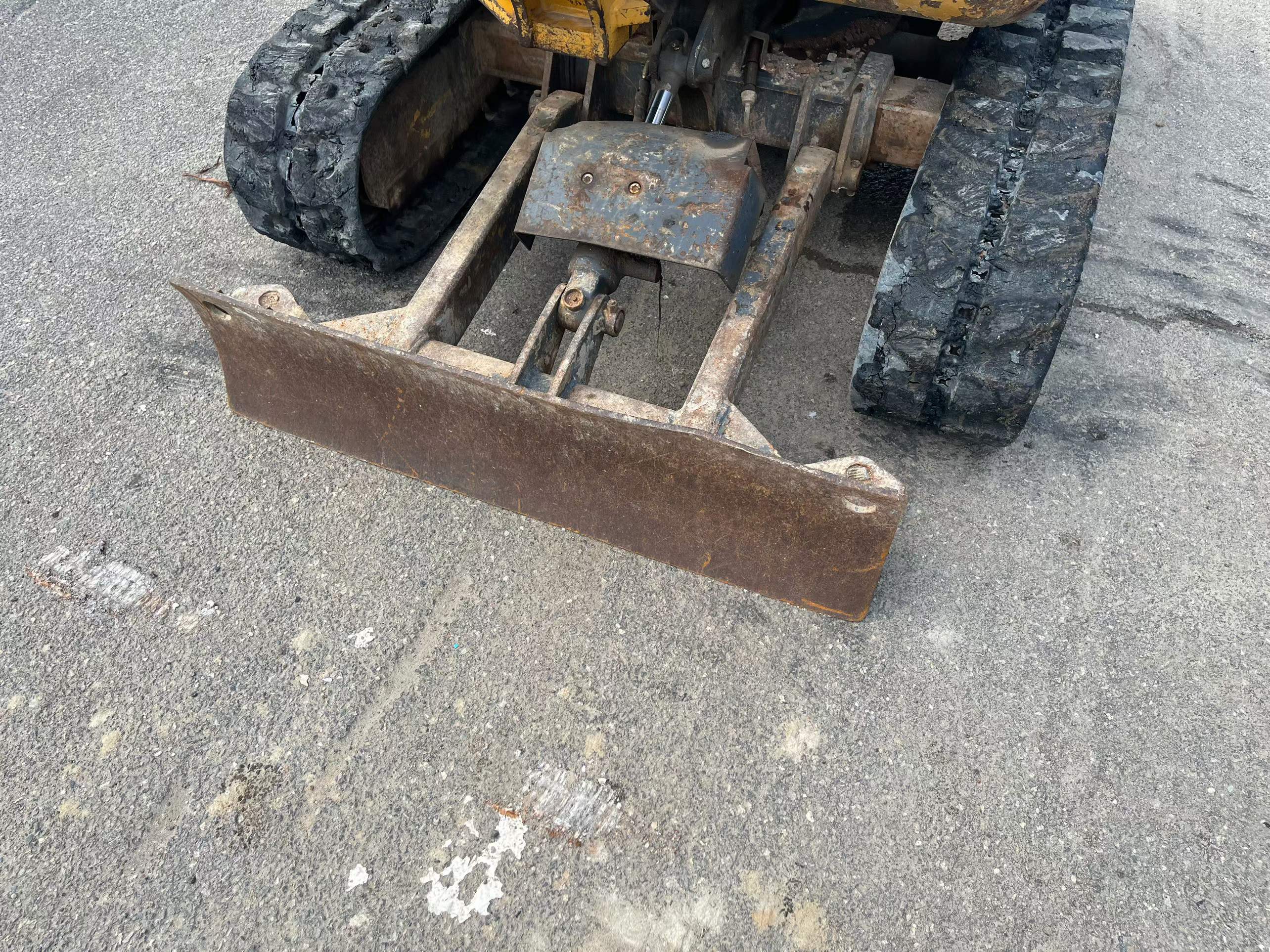Buy XCMG XE15 Used Excavator / 6