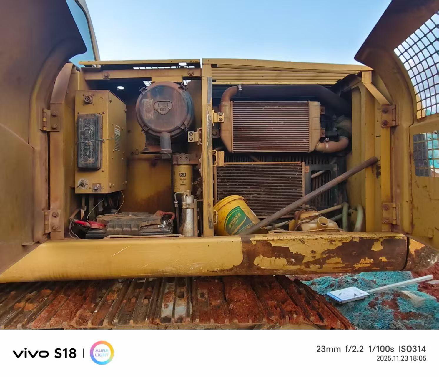Buy Caterpillar 320C Used Excavator / 2