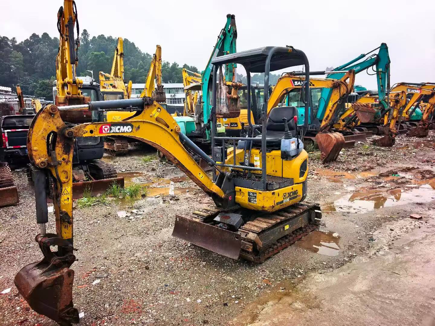 Buy XCMG XE15 Used Excavator / 2
