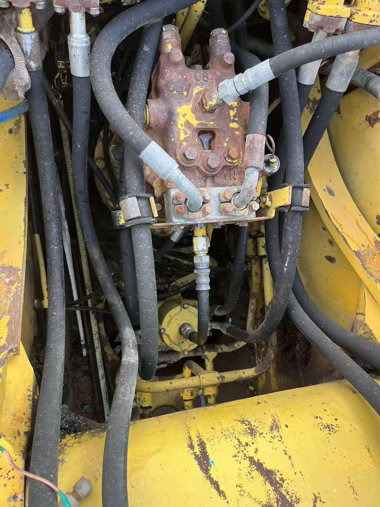 Buy Komatsu PC200-6 Used Excavator / 5