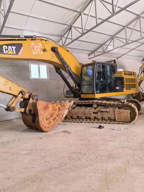 Buy Caterpillar 349E Used Excavator / 1