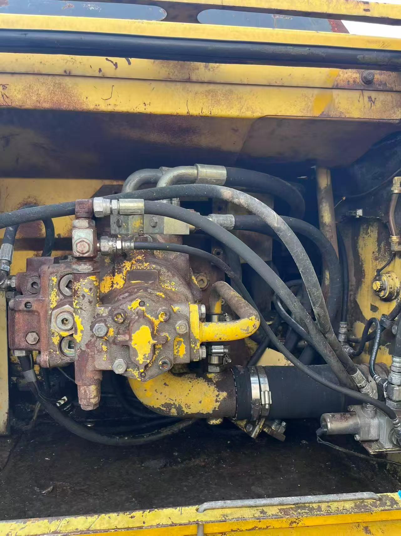 Buy Komatsu PC200-6 Used Excavator / 7