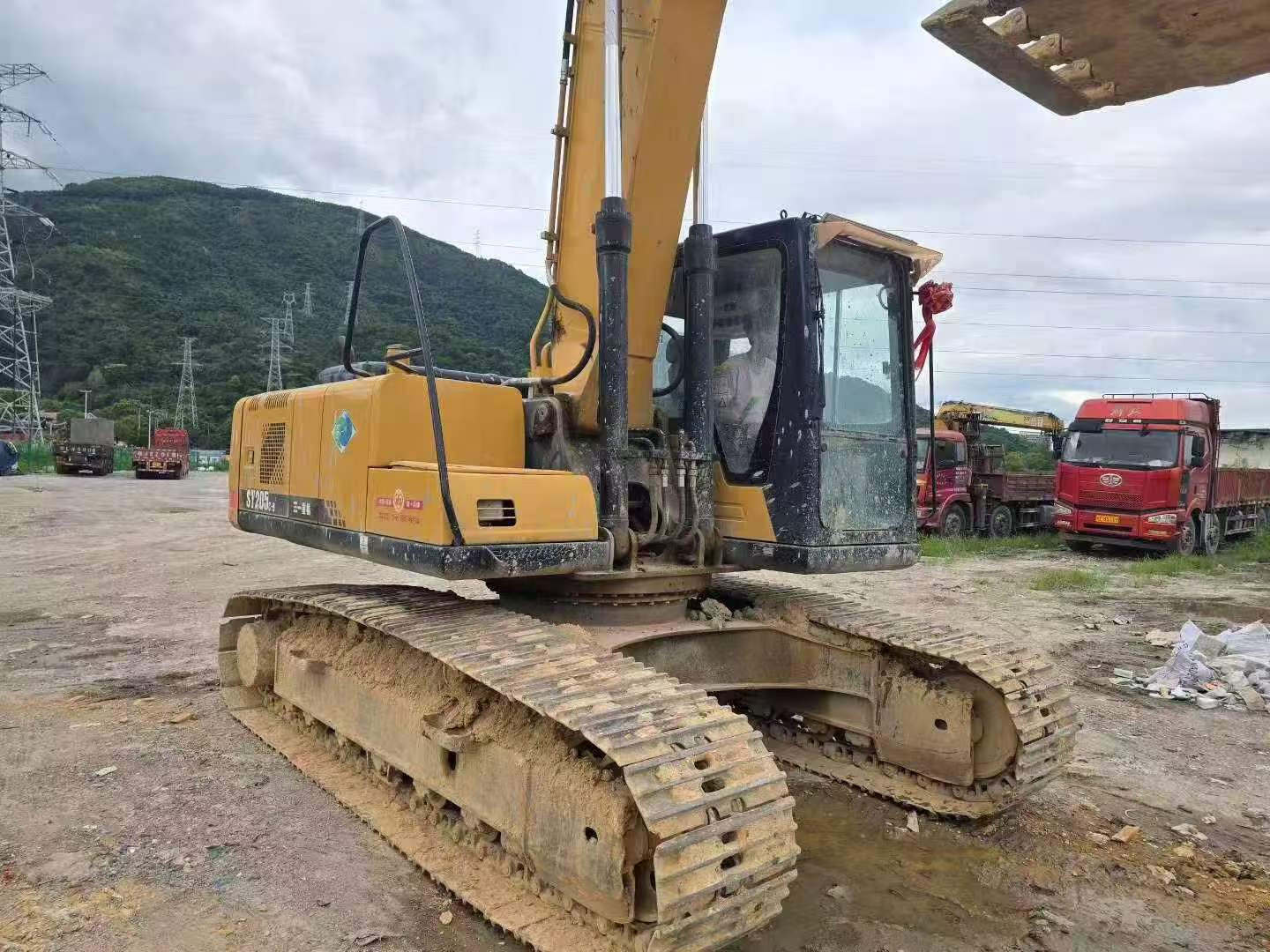 Buy Sany SY205C-8 Used Excavator / 3