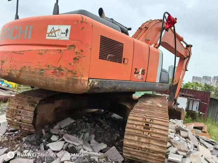 Buy Hitachi ZX200-3G Used Excavator / 1