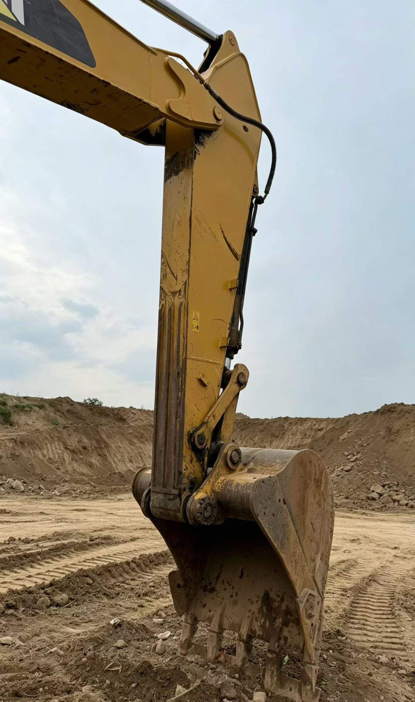 Buy Caterpillar 326DL Used Excavator / 6