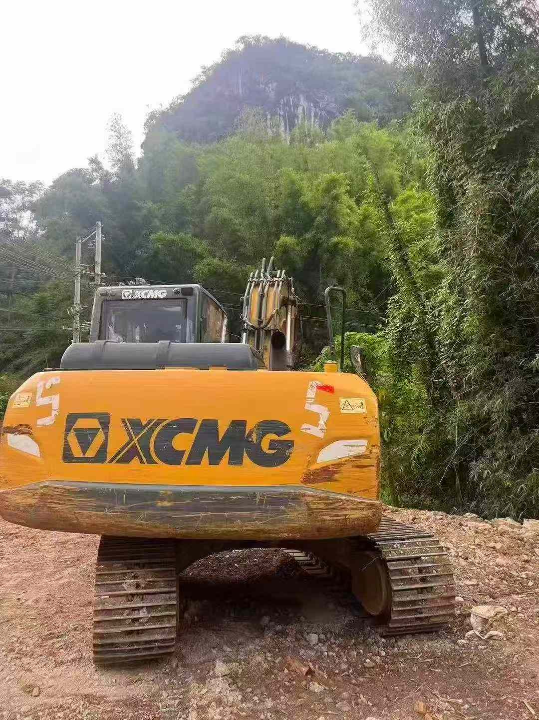 Buy XCMG XE135B Used Excavator / 2