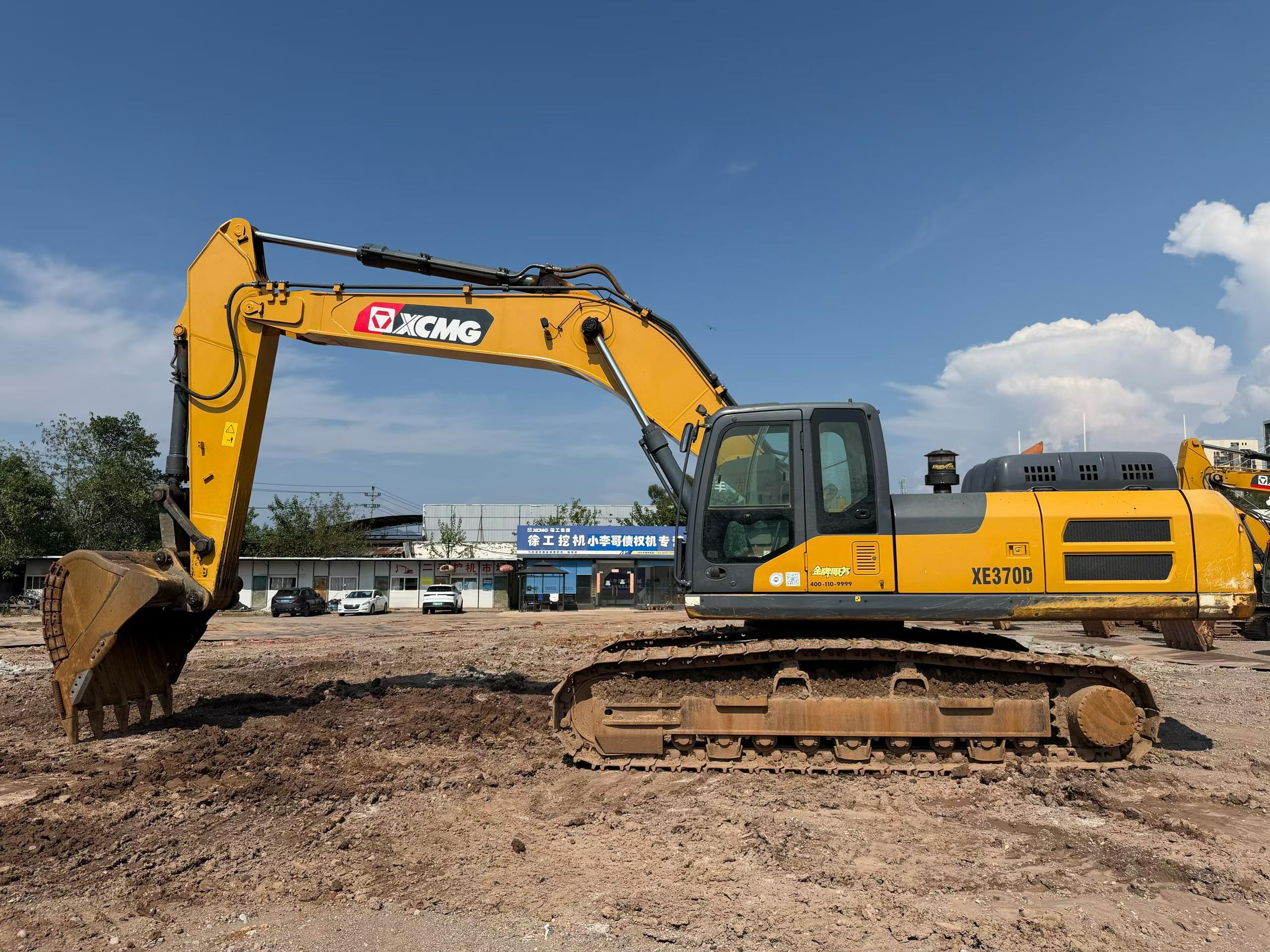 Buy XCMG XE380K Used Excavator / 2