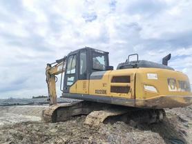Buy XCMG XE200 Used Excavator / 4 Buy XCMG XE200 Used Excavator / 4