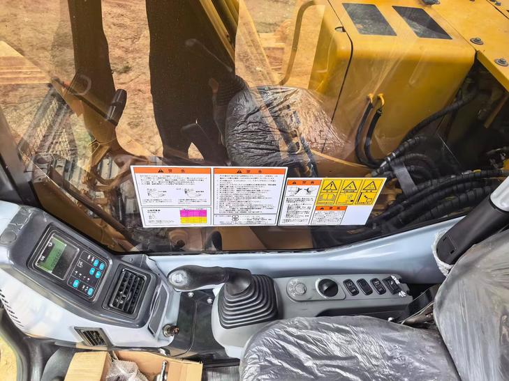 Buy Komatsu PC130-7 Used Excavator / 1
