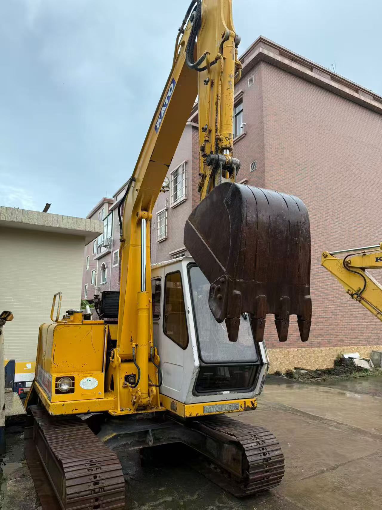 Buy Kato HD250 Used Excavator / 3