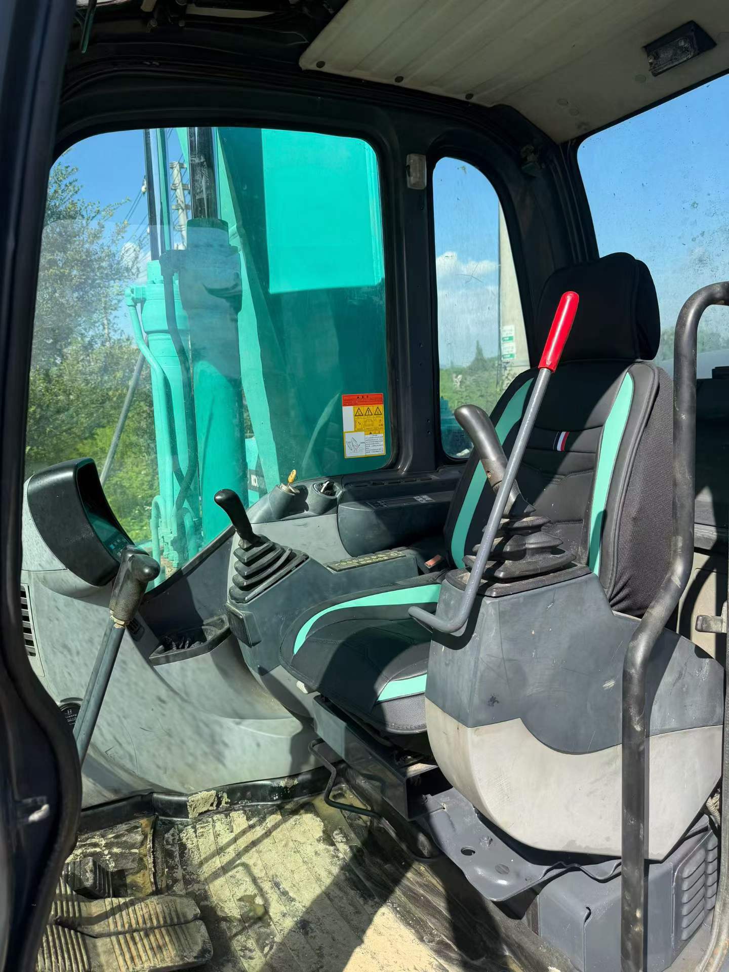 Buy Kobelco SK130 Used Excavator / 4