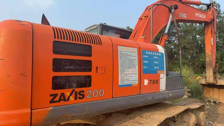 Buy Hitachi EX200-3 Used Excavator / 1