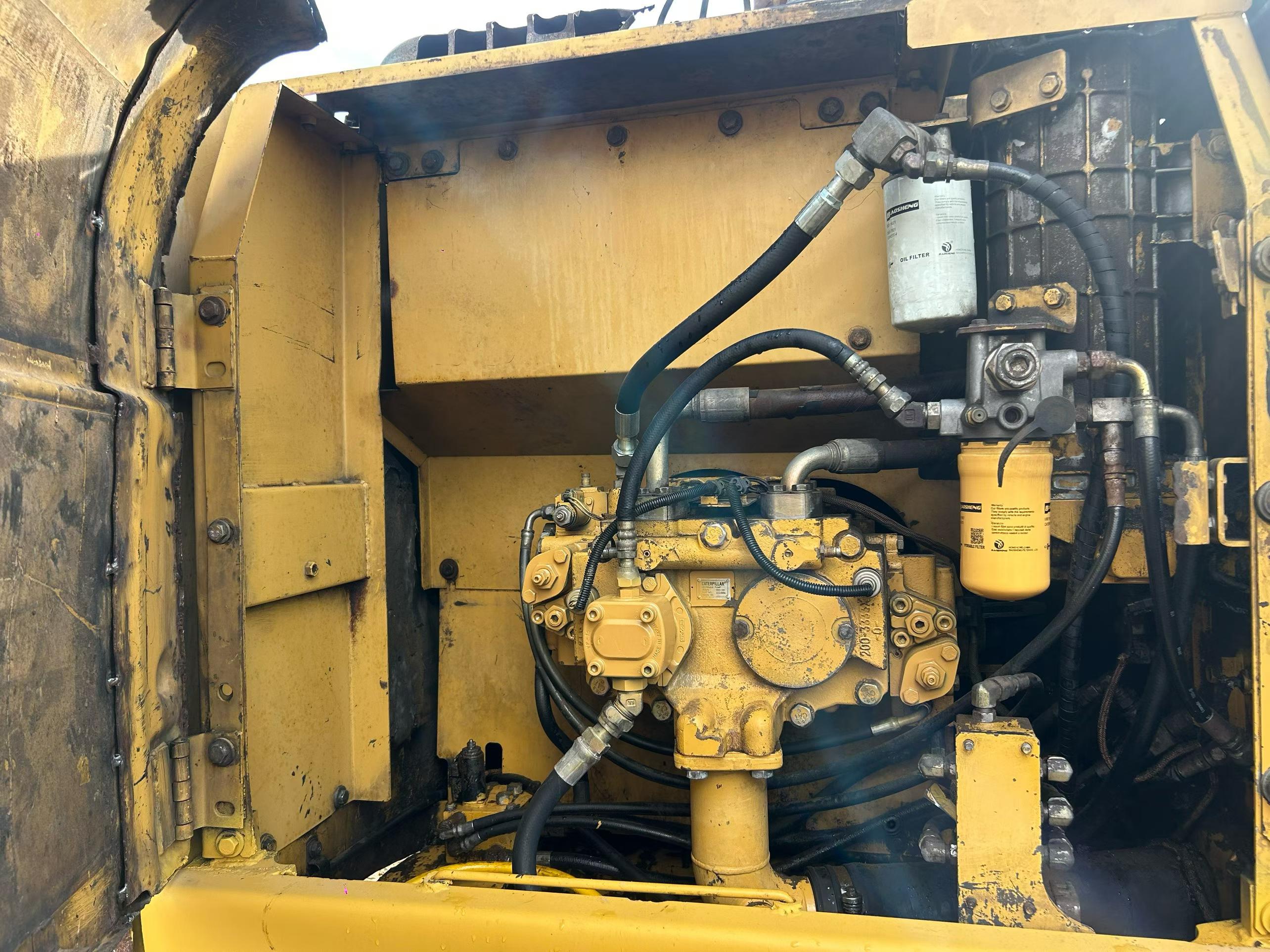 Buy Caterpillar 320D Used Excavator / 6