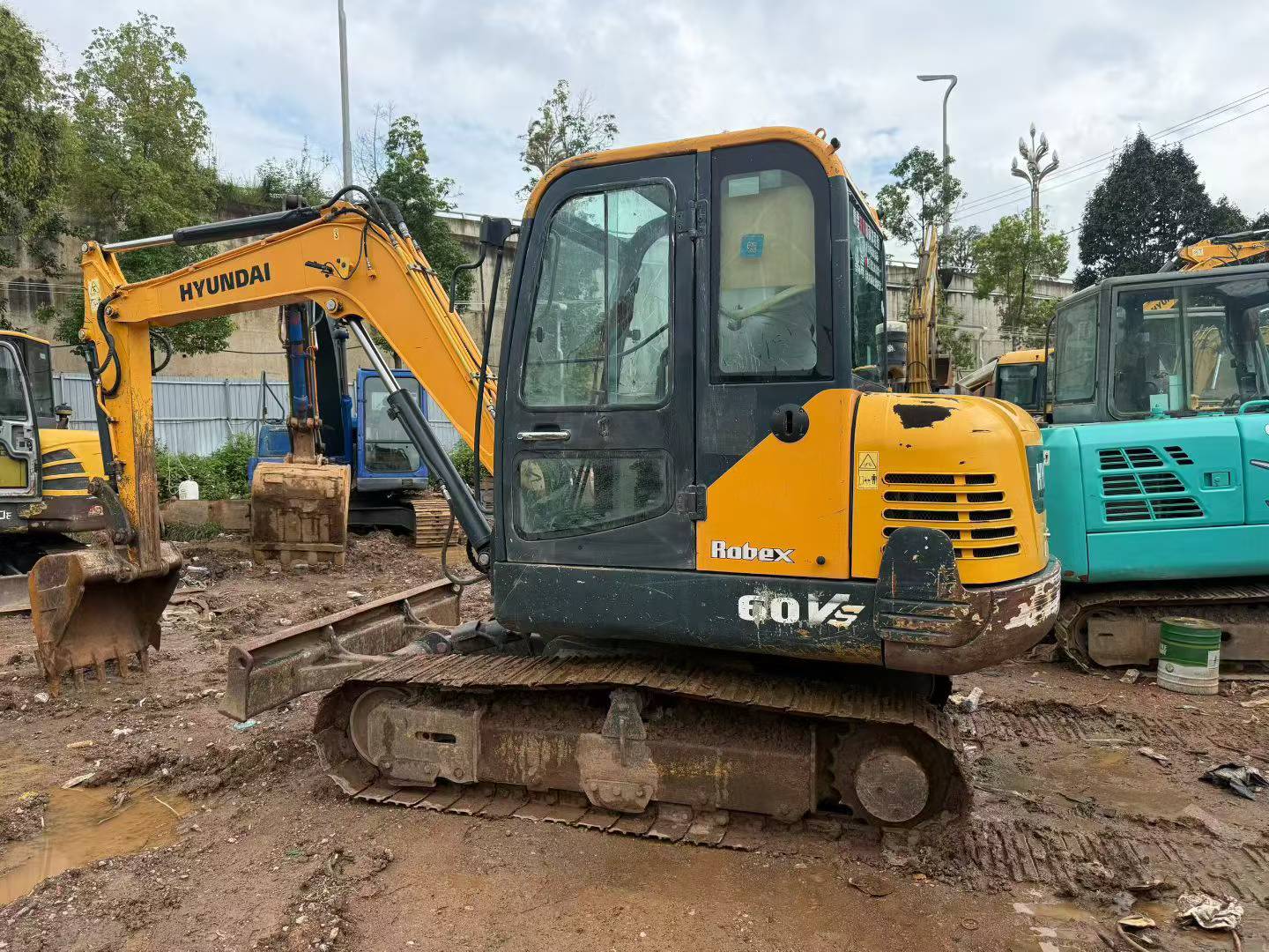 Buy Hyundai HX60 Used Excavator / 2