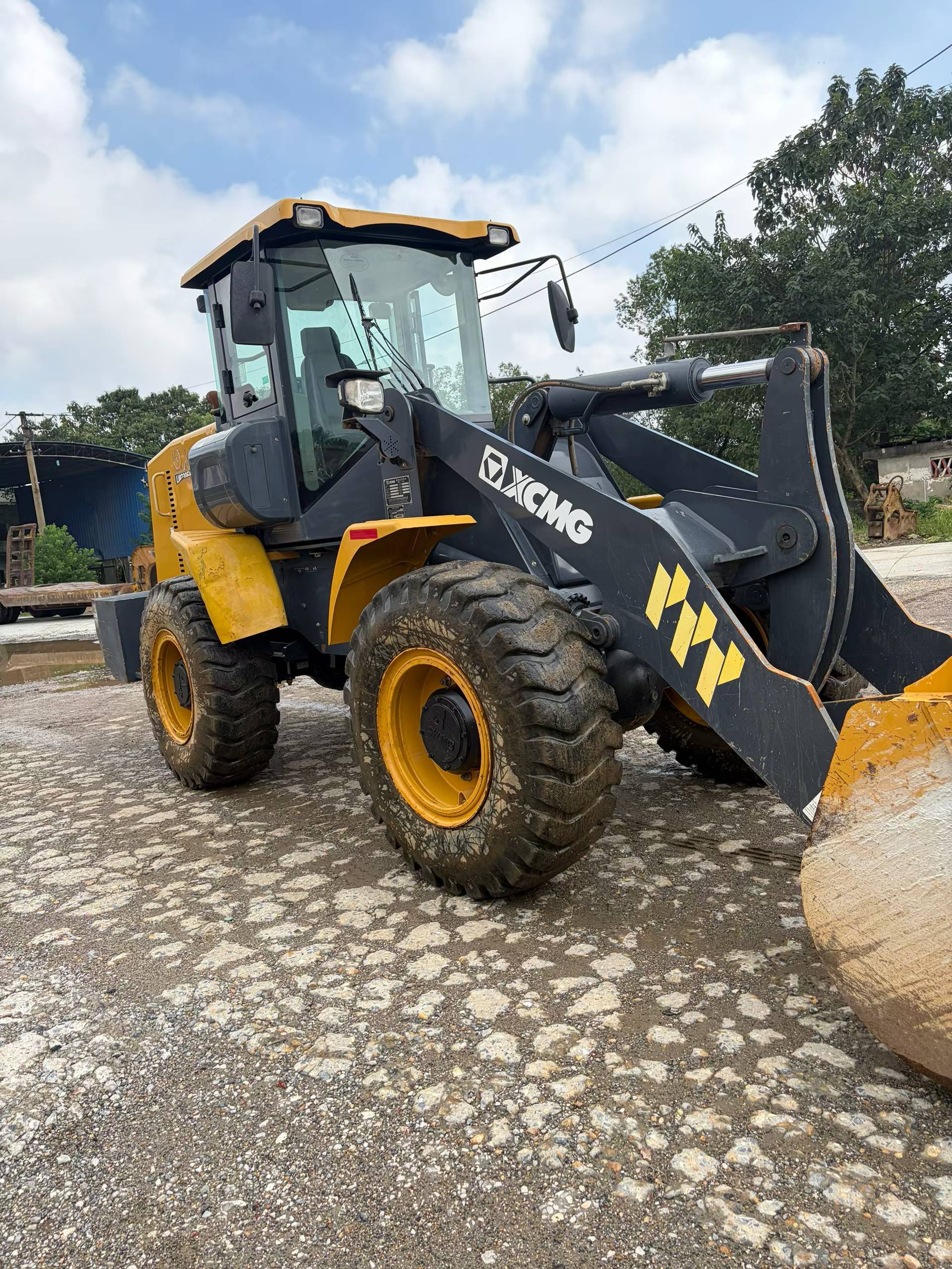Buy XCMG XE330 Used Loader / 4