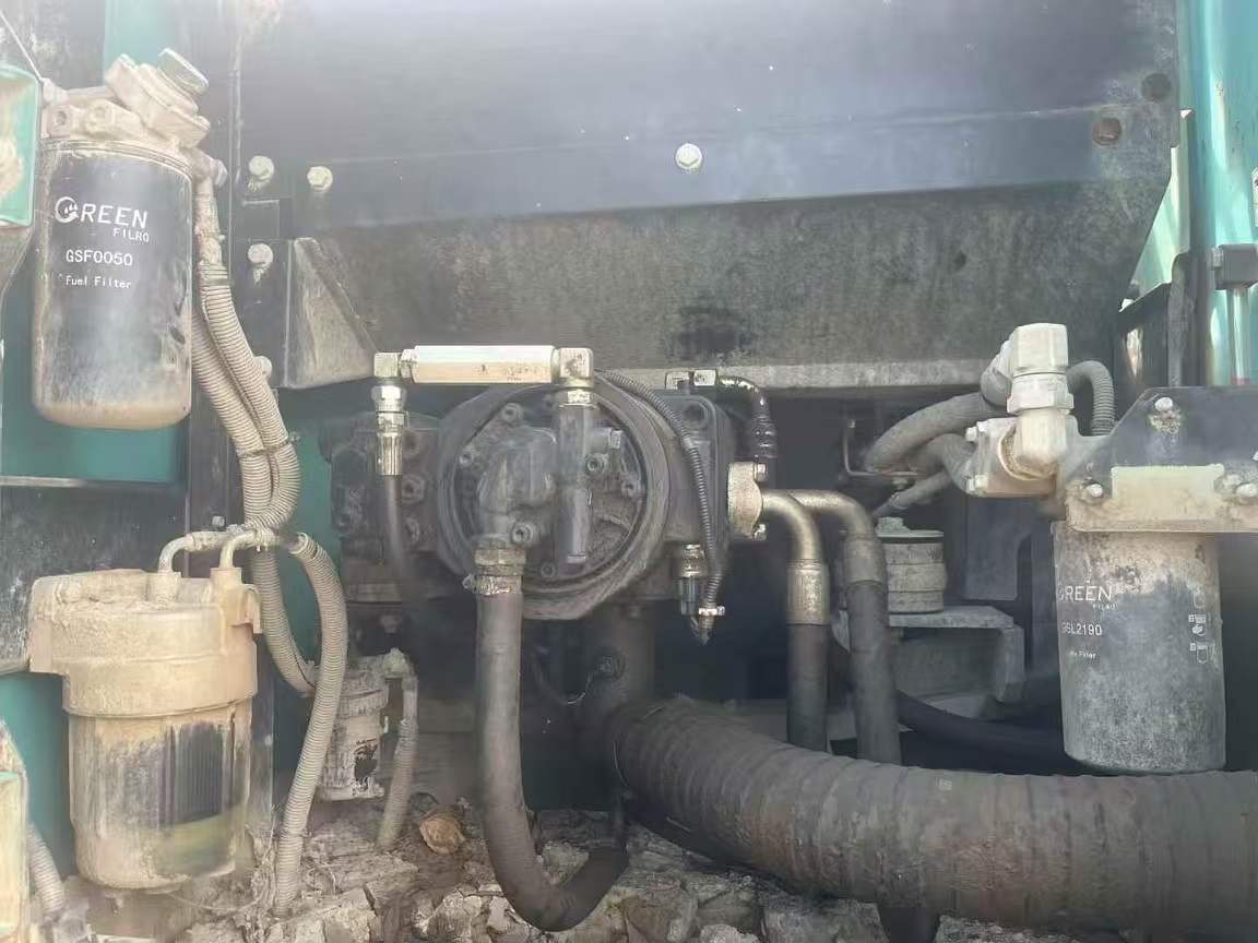 Buy Kobelco SK200 Used Excavator / 4