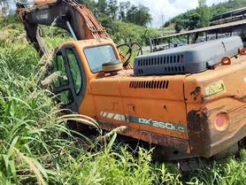 Buy Doosan DX260LC Used Excavator / 3 Buy Doosan DX260LC Used Excavator / 3