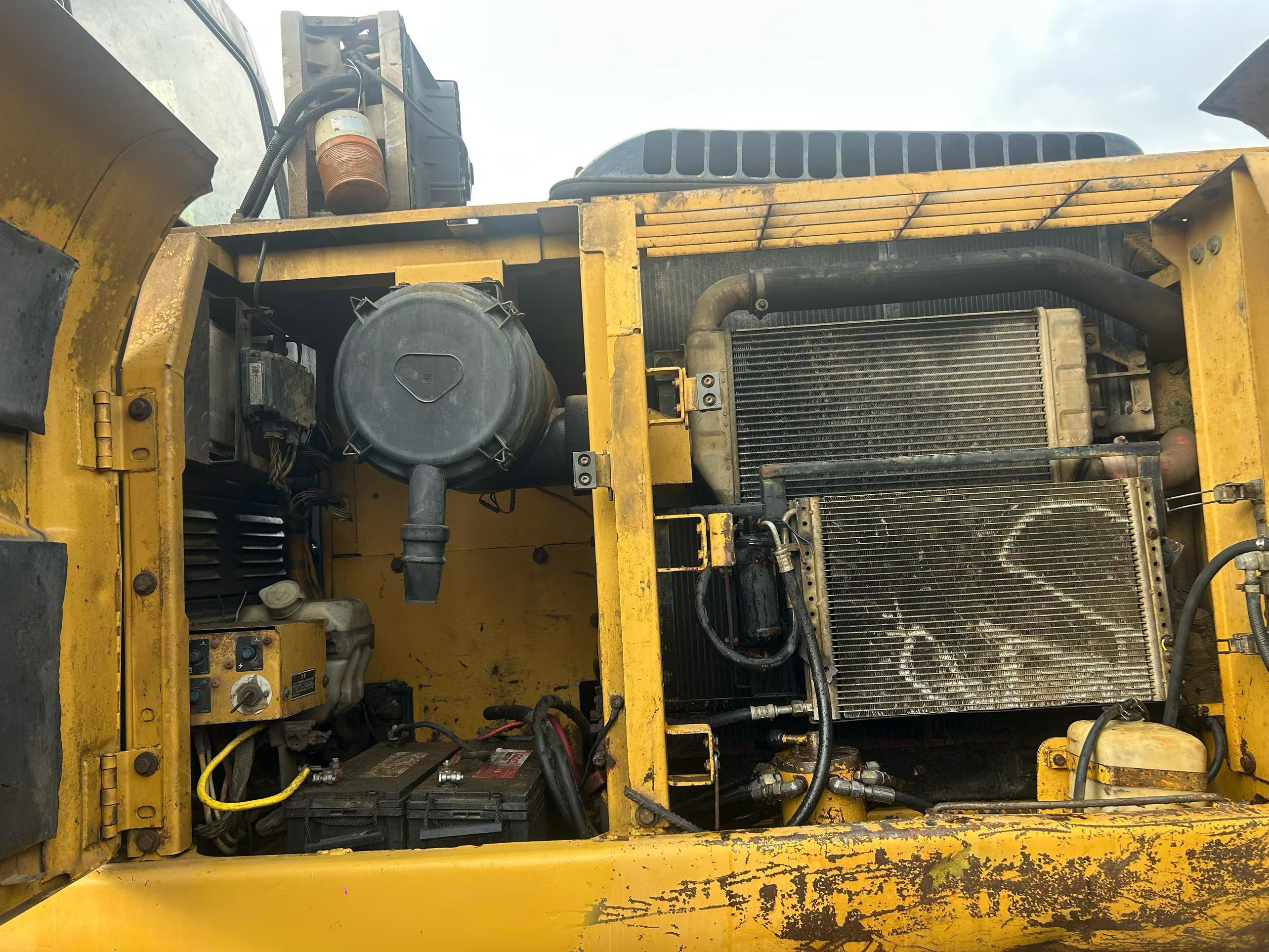 Buy Caterpillar 320D Used Excavator / 8