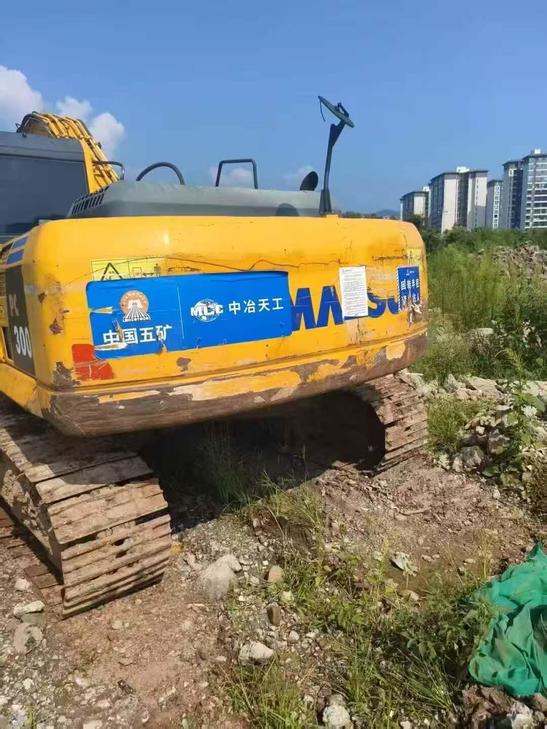 Buy Komatsu PC240-6 Used Excavator / 1