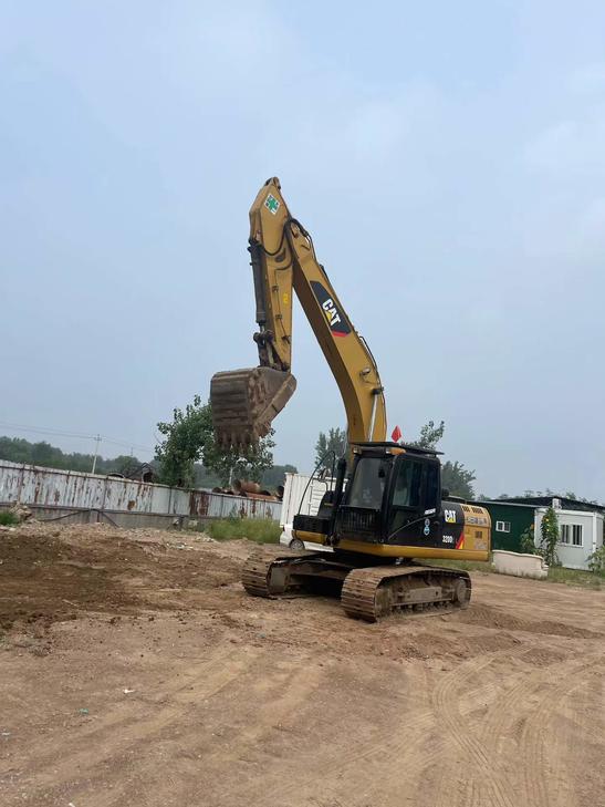 Buy Caterpillar 320D Used Excavator / 1