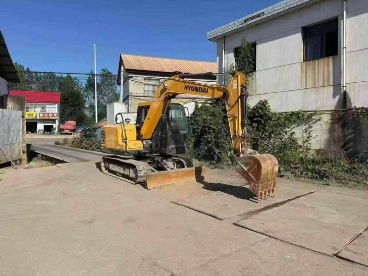 Buy Hyundai HX75 Used Excavator / 1