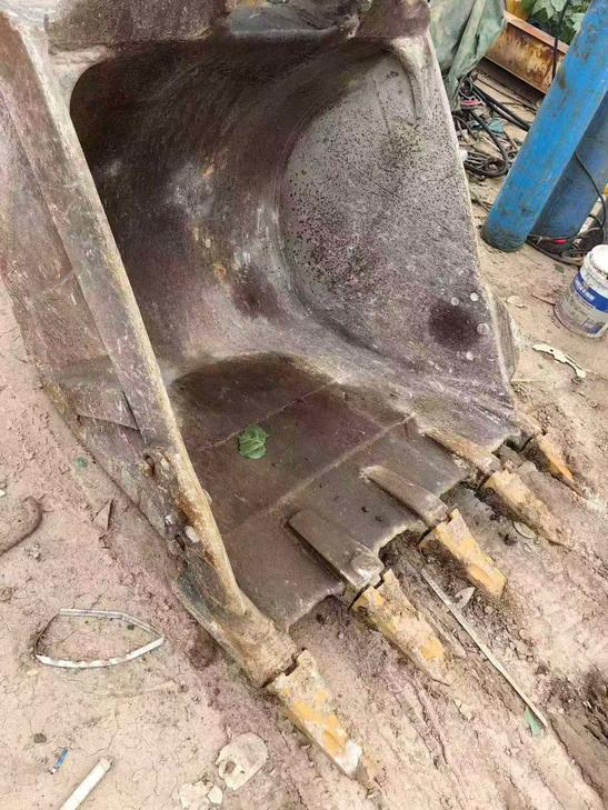 Buy XCMG XE215 Used Excavator / 1