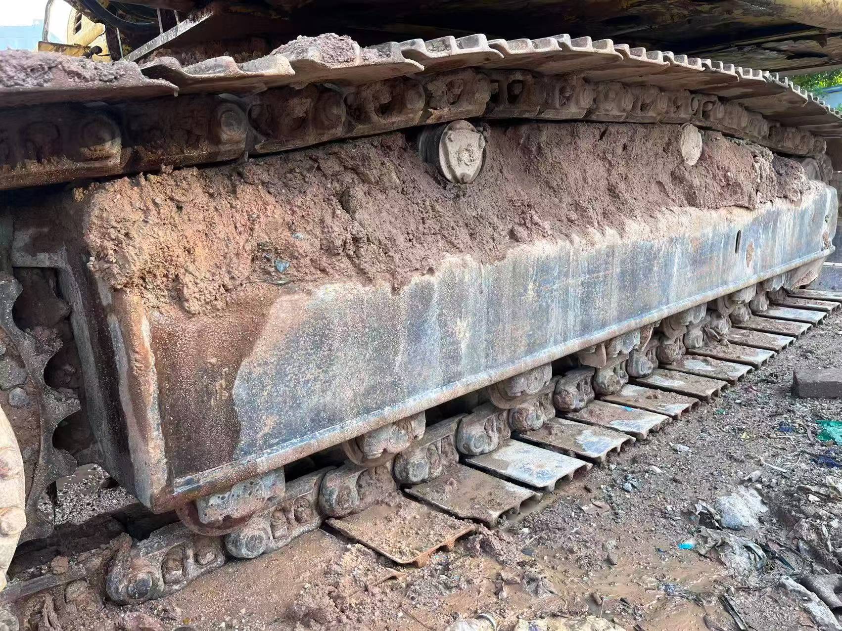 Buy Komatsu PC200-6 Used Excavator / 3