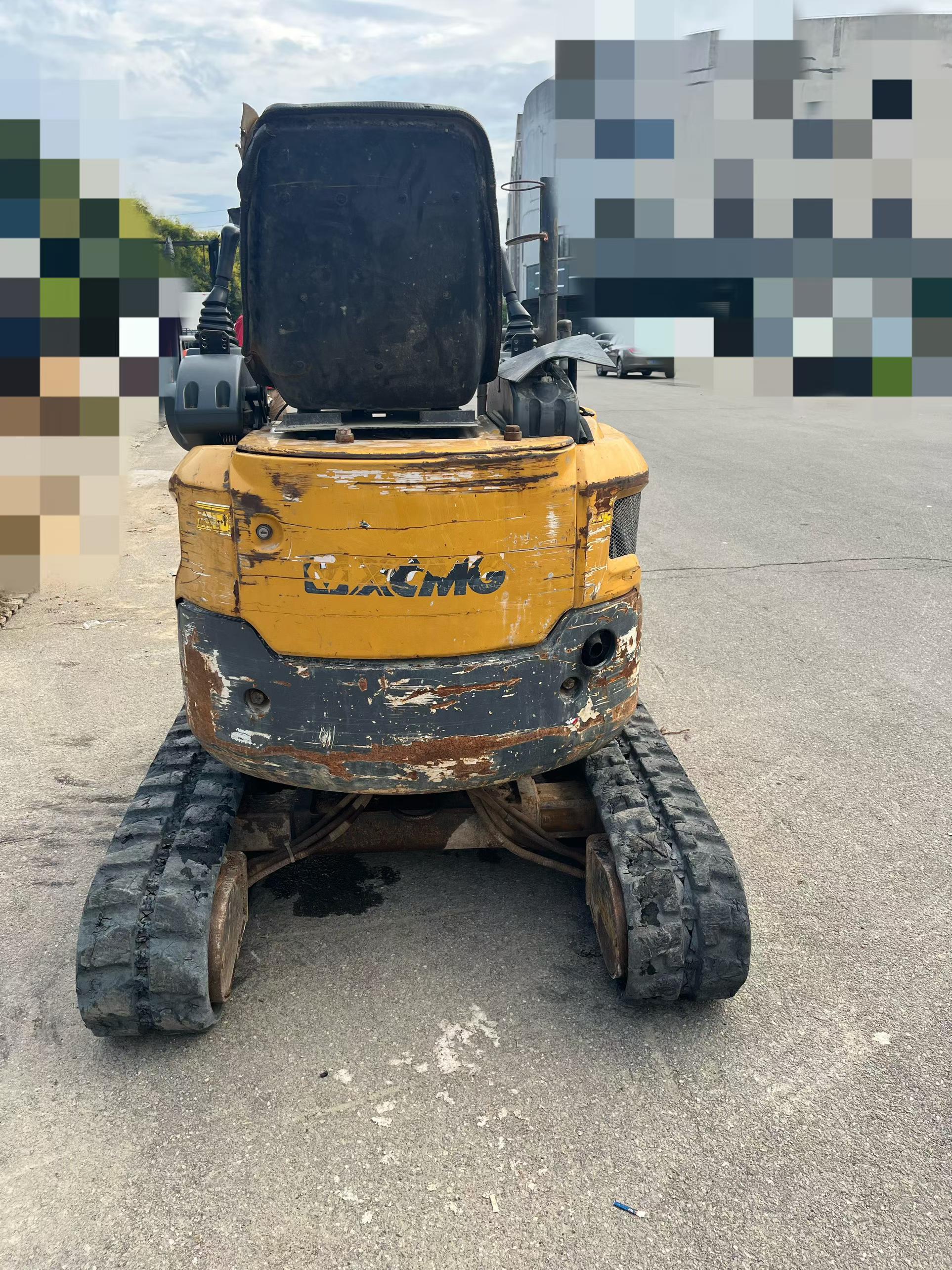 Buy XCMG XE15 Used Excavator / 3