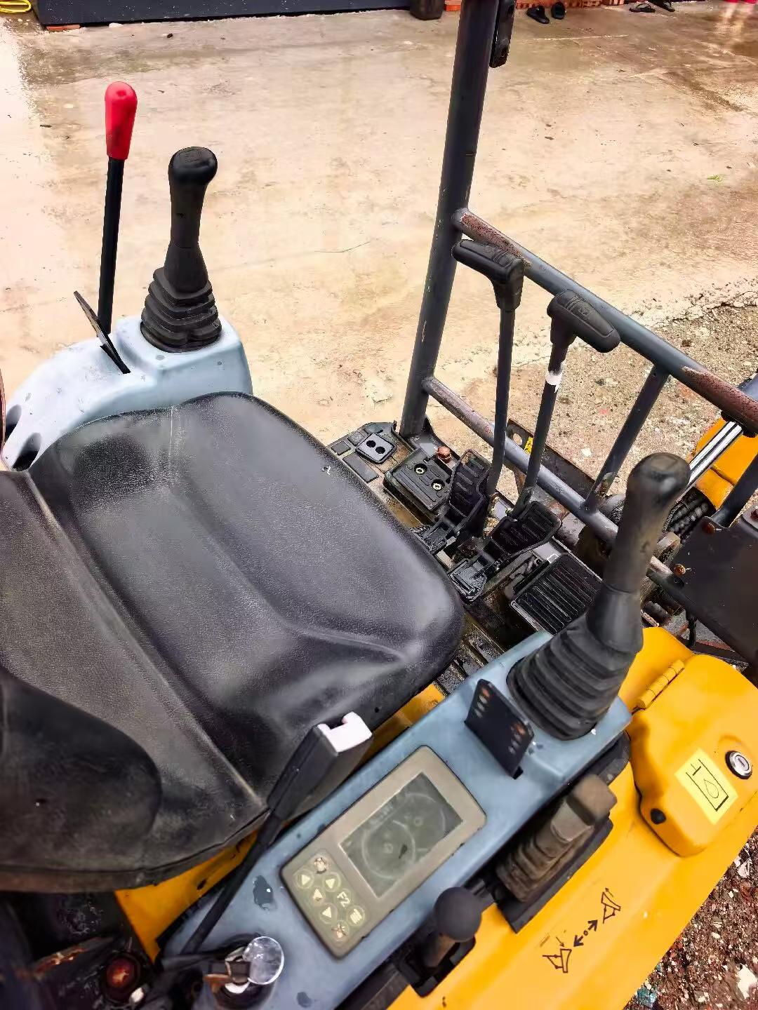 Buy XCMG XE15 Used Excavator / 4