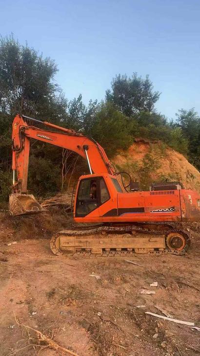 Buy Doosan DH300-7 Used Excavator / 1