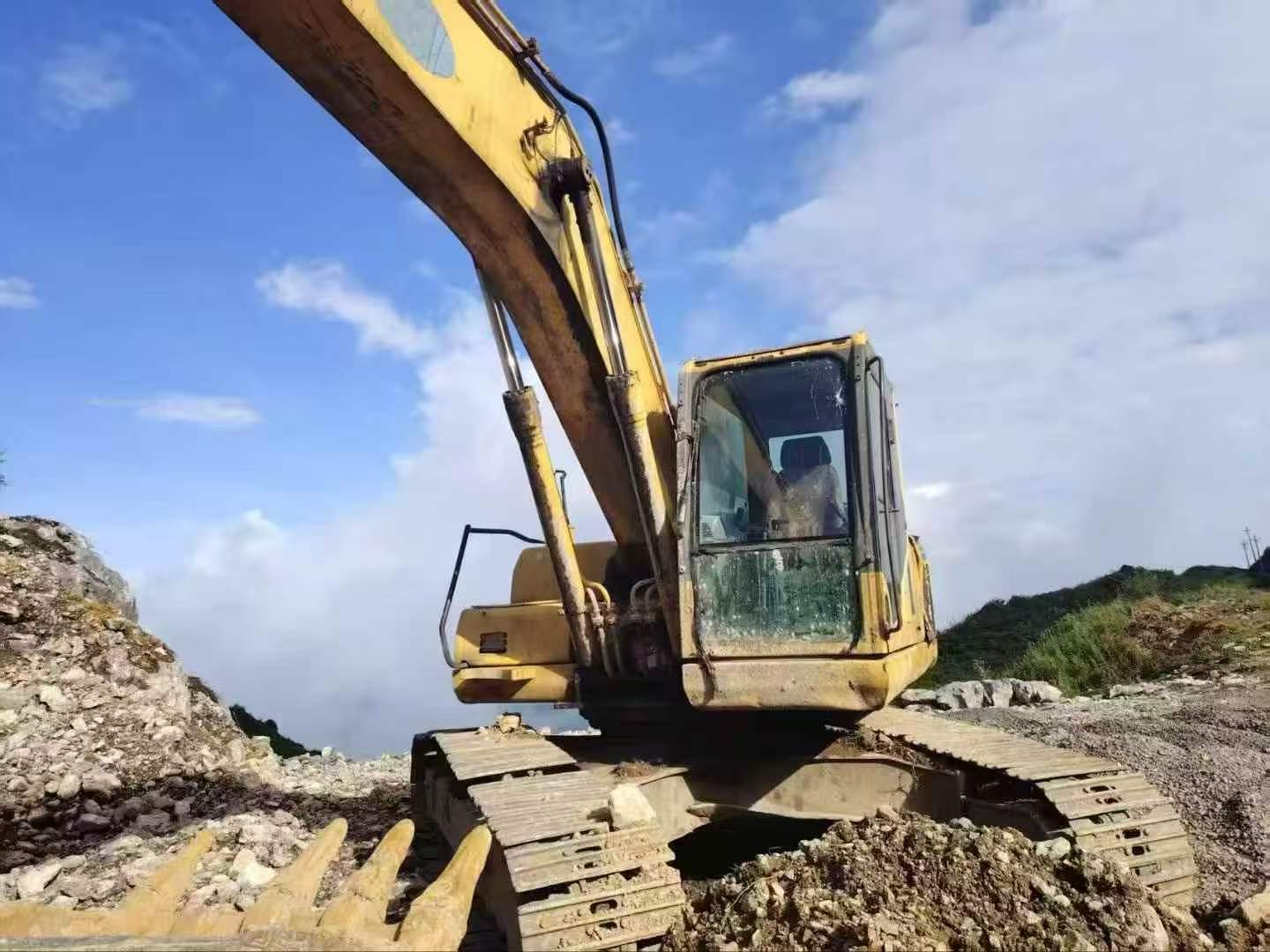 Buy Komatsu PC210-8 Used Excavator / 4