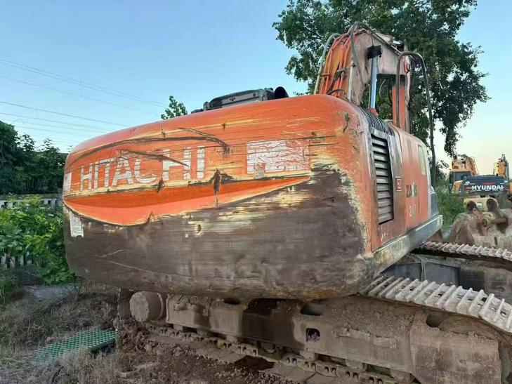 Buy Hitachi EX200 Used Excavator / 1