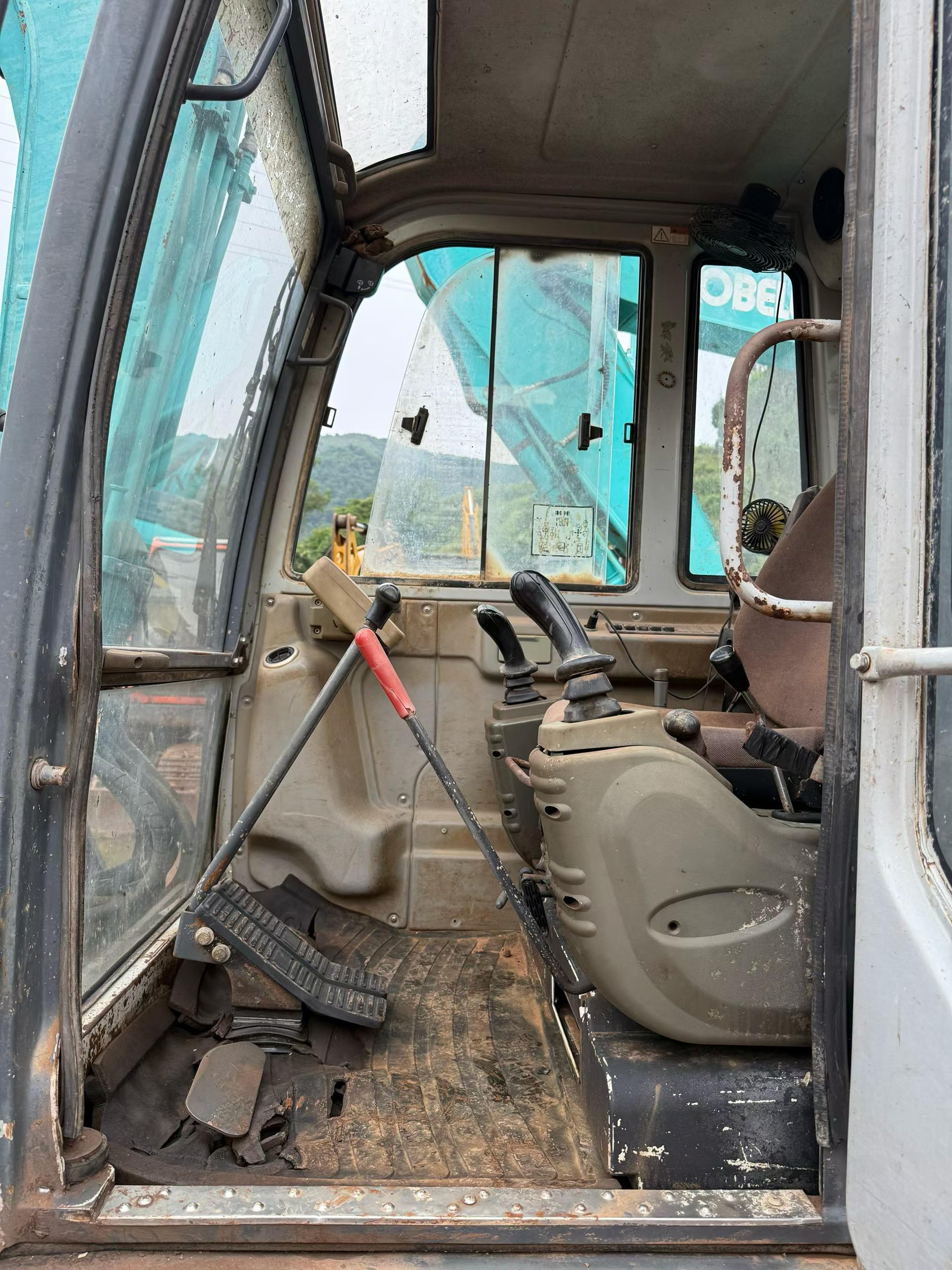 Buy Kobelco SK60 Used Excavator / 4