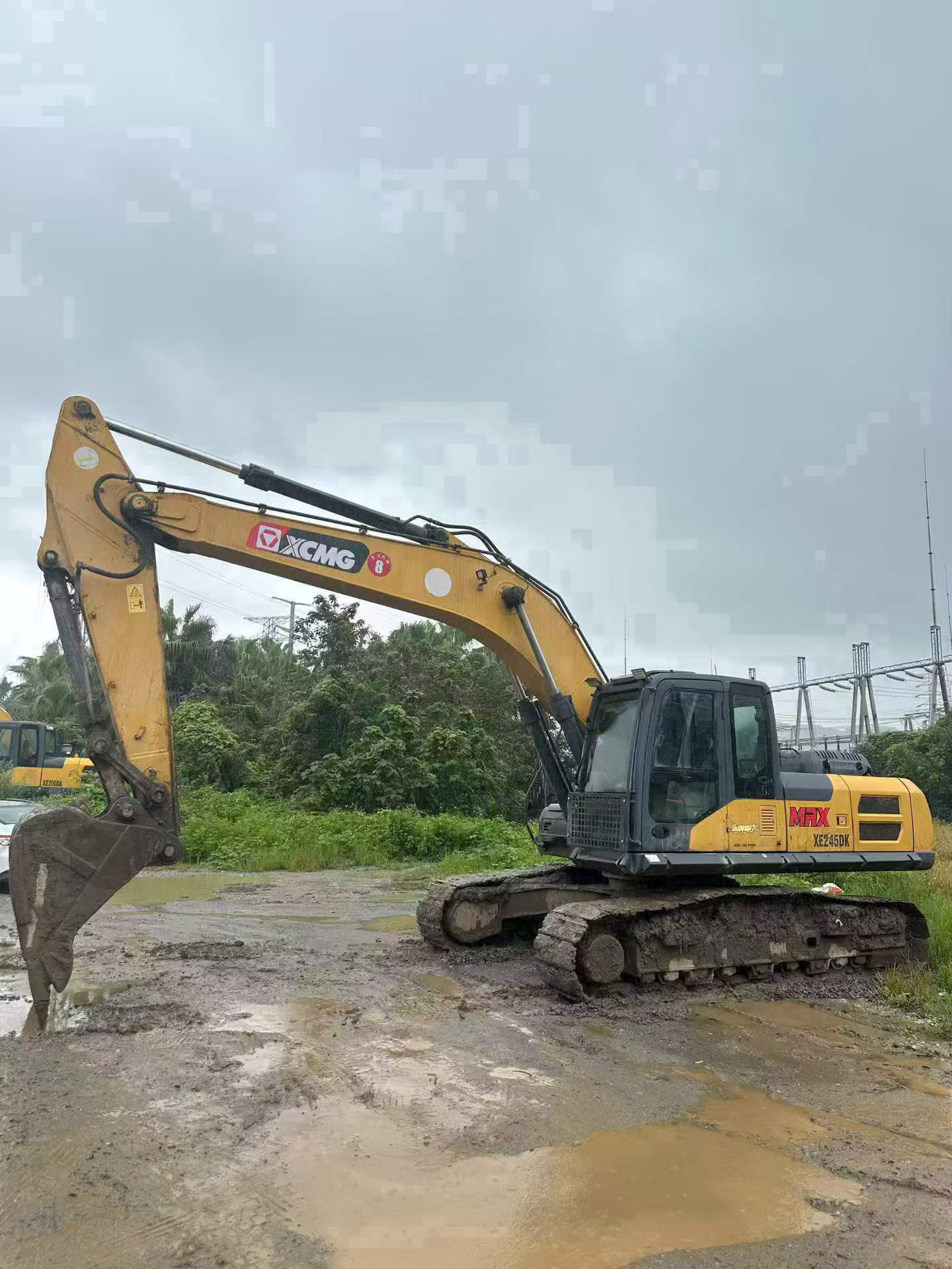 Buy XCMG XE245D Used Excavator / 2