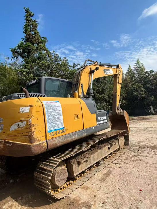 Buy XCMG XE135B Used Excavator / 1