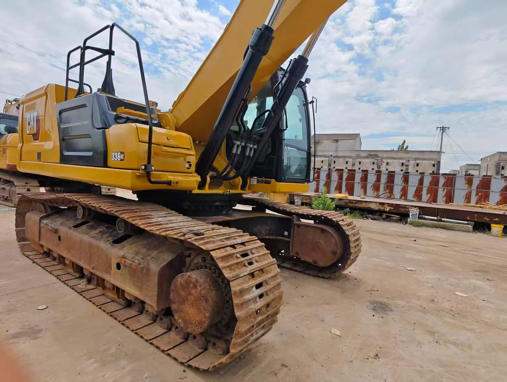 Buy Caterpillar 336E Used Excavator / 2