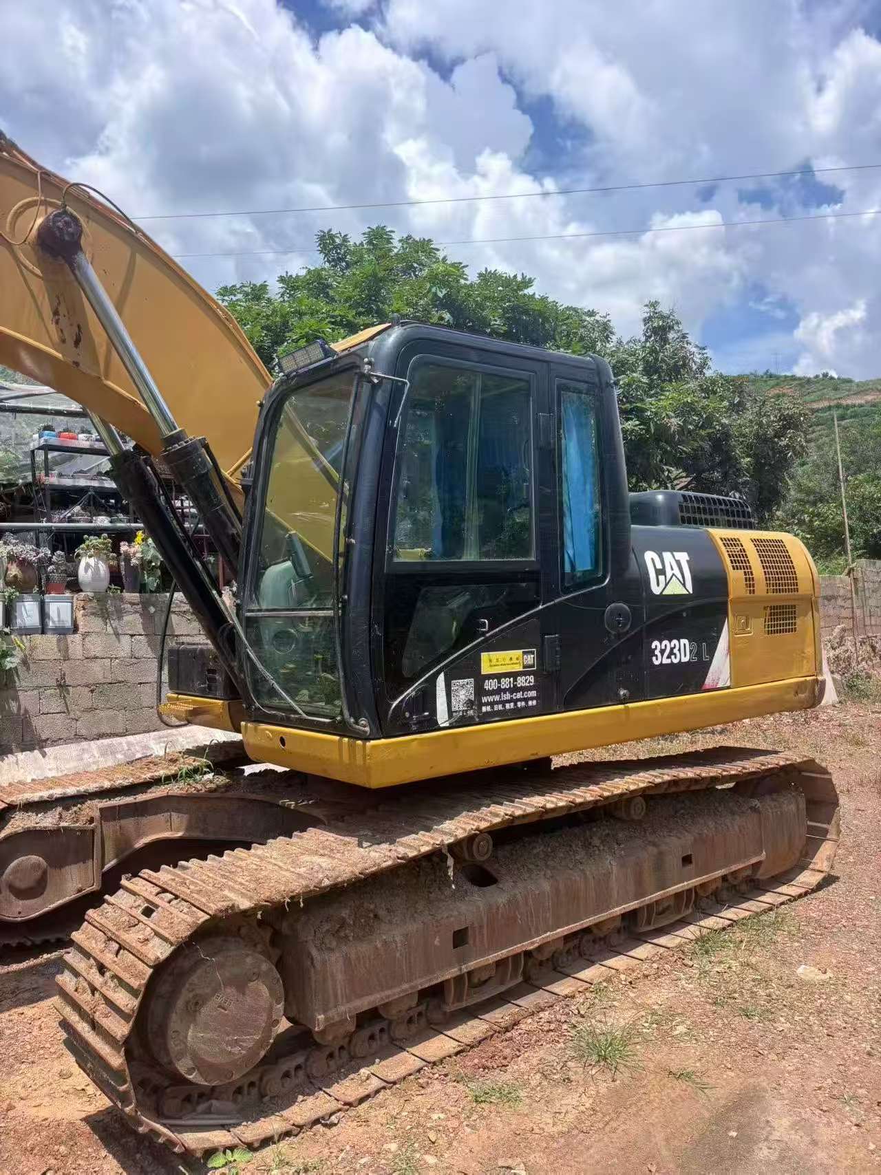Buy Caterpillar 323 Used Excavator / 2