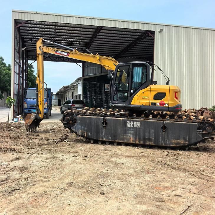 Buy XCMG XE75C Used Excavator / 1