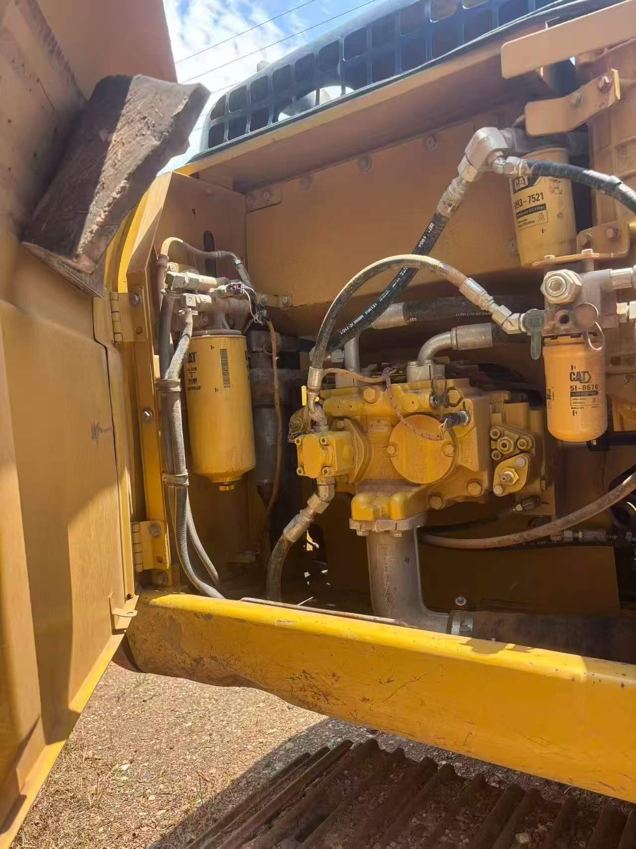 Buy Caterpillar 323 Used Excavator / 5