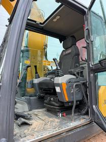 Buy XCMG XE135B Used Excavator / 4 Buy XCMG XE135B Used Excavator / 4