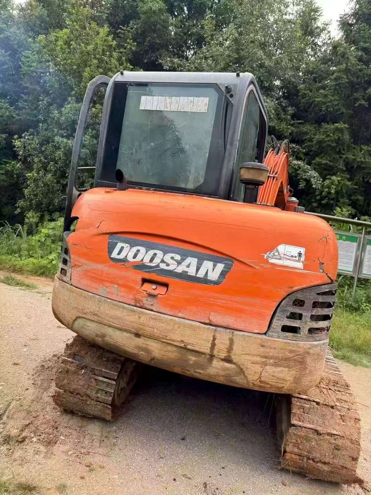 Buy Doosan DH60-7 Used Excavator / 2