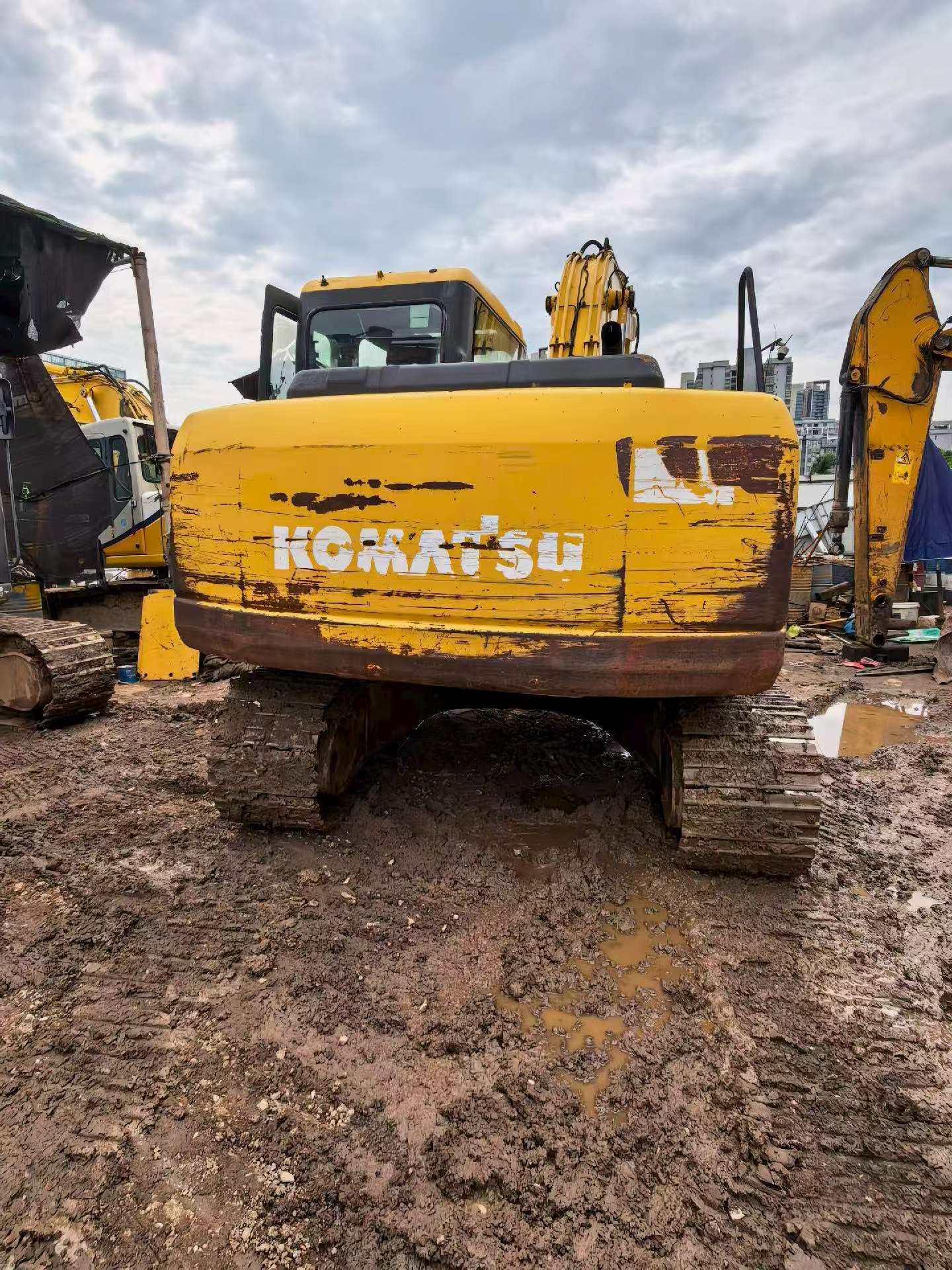 Buy Komatsu PC130-7 Used Excavator / 2